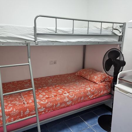 Albergue Cristina Habitaciones Con Bano Privado Y Mini Cocina Corralejo Exterior photo